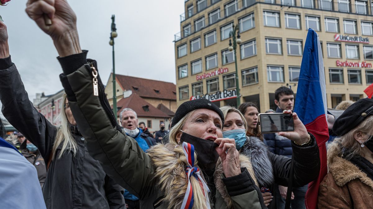 Fotoreportáž: Jak se v Praze už podruhé demonstrovalo kvůli koronaviru